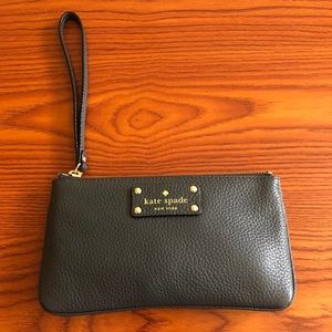 Kate Spade zippered chrissy berkshire rd wristlet